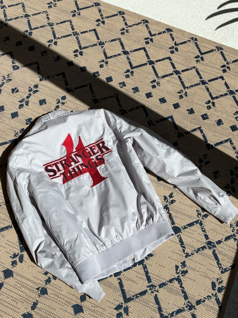 NWOT Stranger Things S4 MEMBERS ONLY Jacket - Rare! - Men's Small / Women's Med. - Picture 4 of 7